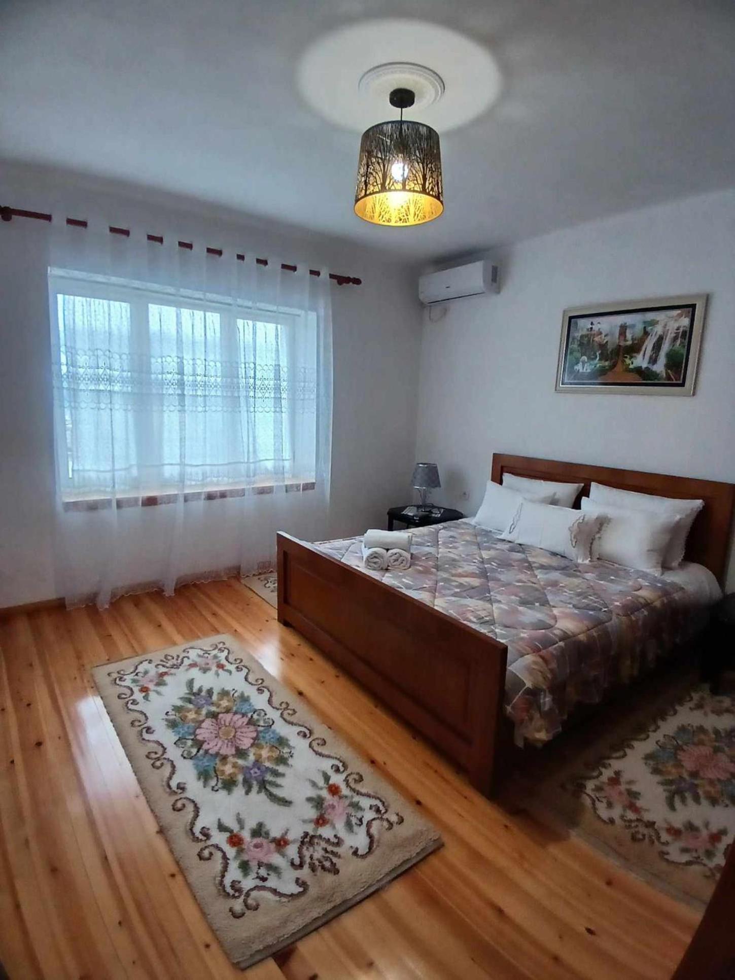 Gjirokastër Eniguesthouse מראה חיצוני תמונה