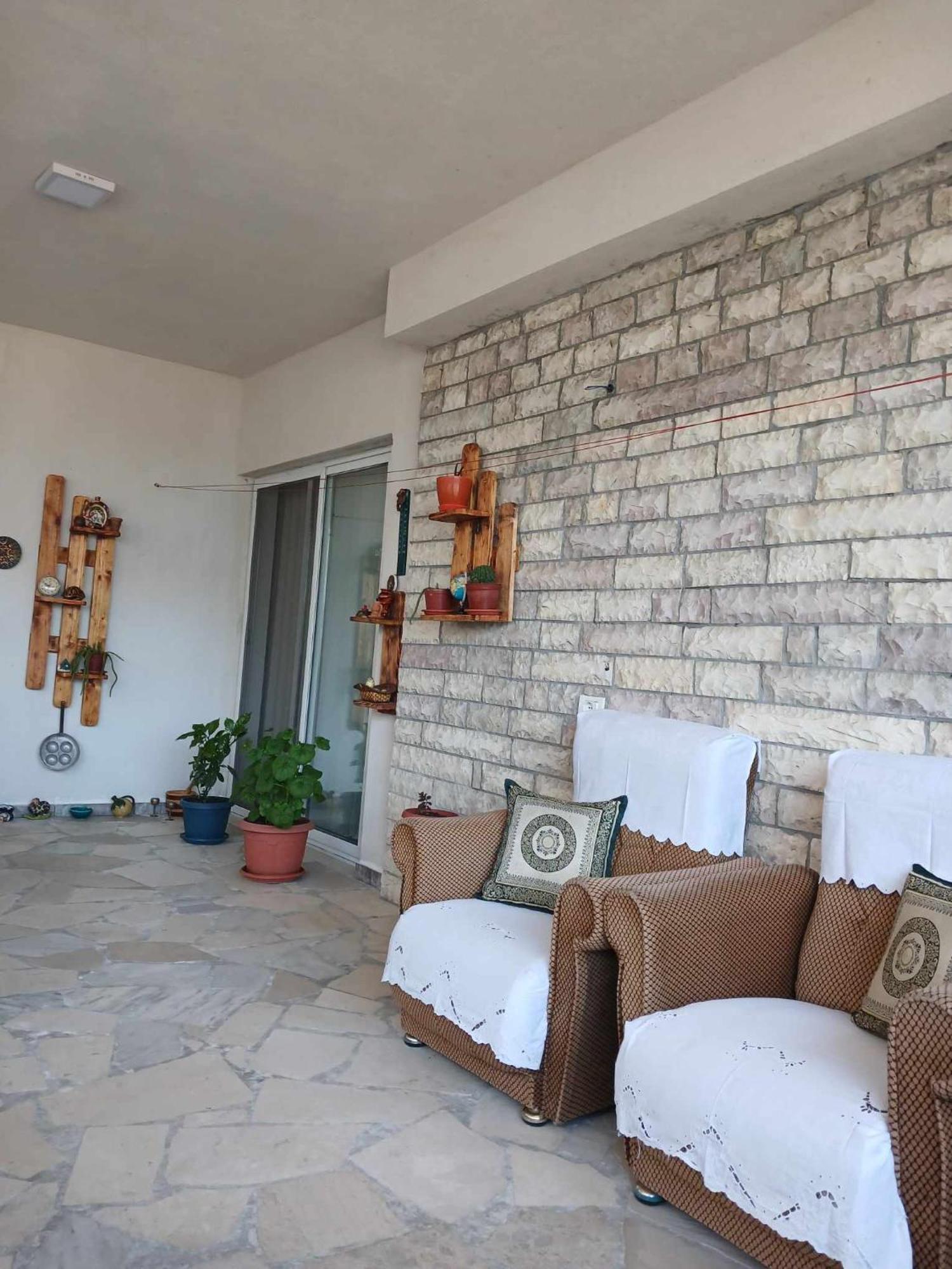 Gjirokastër Eniguesthouse מראה חיצוני תמונה